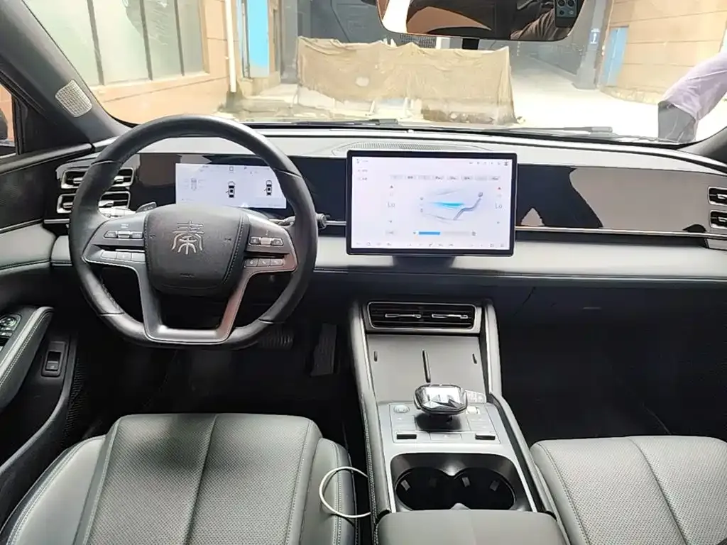 BYD Qin L — фото 10