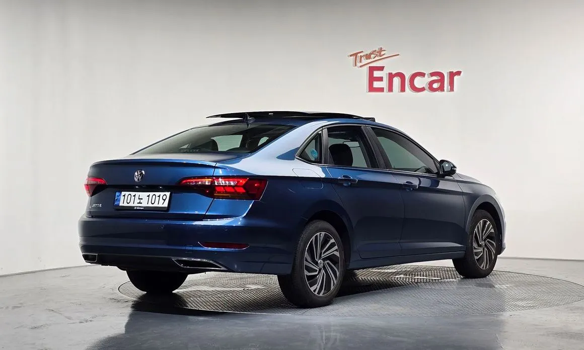 Volkswagen Jetta — фото 4