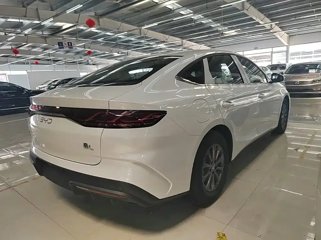 BYD Qin L — фото 6