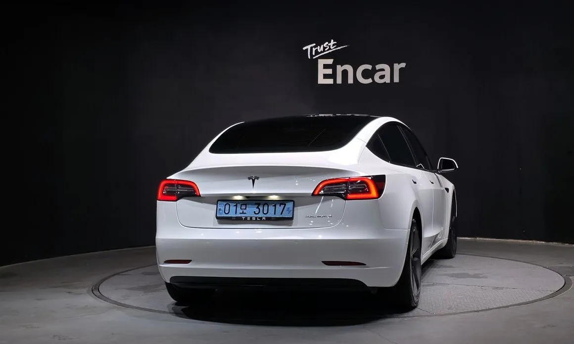 Tesla Model 3 — фото 5