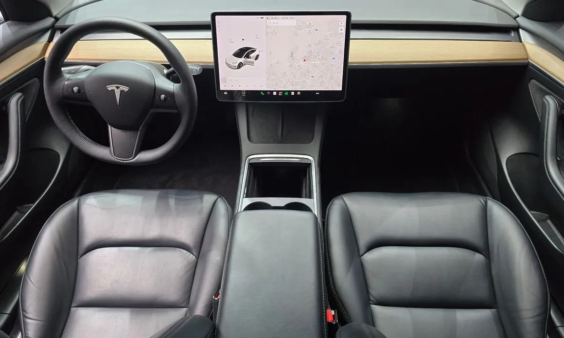 Tesla Model 3 — фото 3
