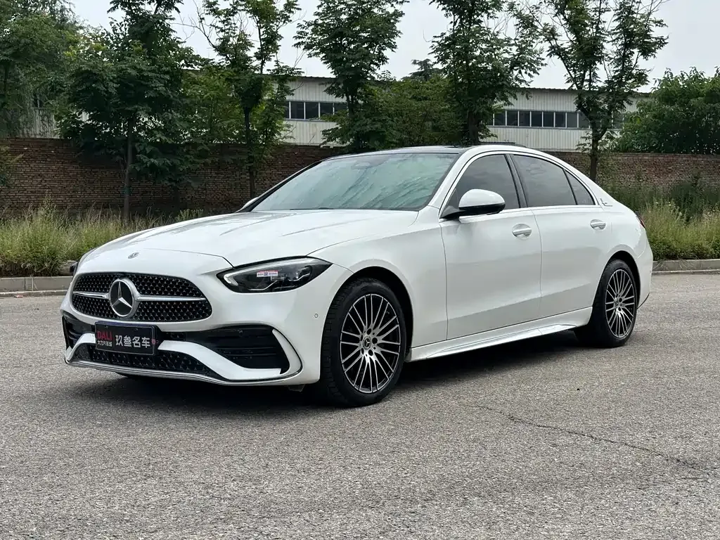 Mercedes-Benz C-Class — фото 1