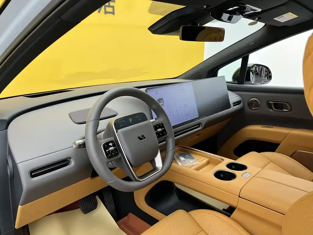 Li Auto i8 — фото 8