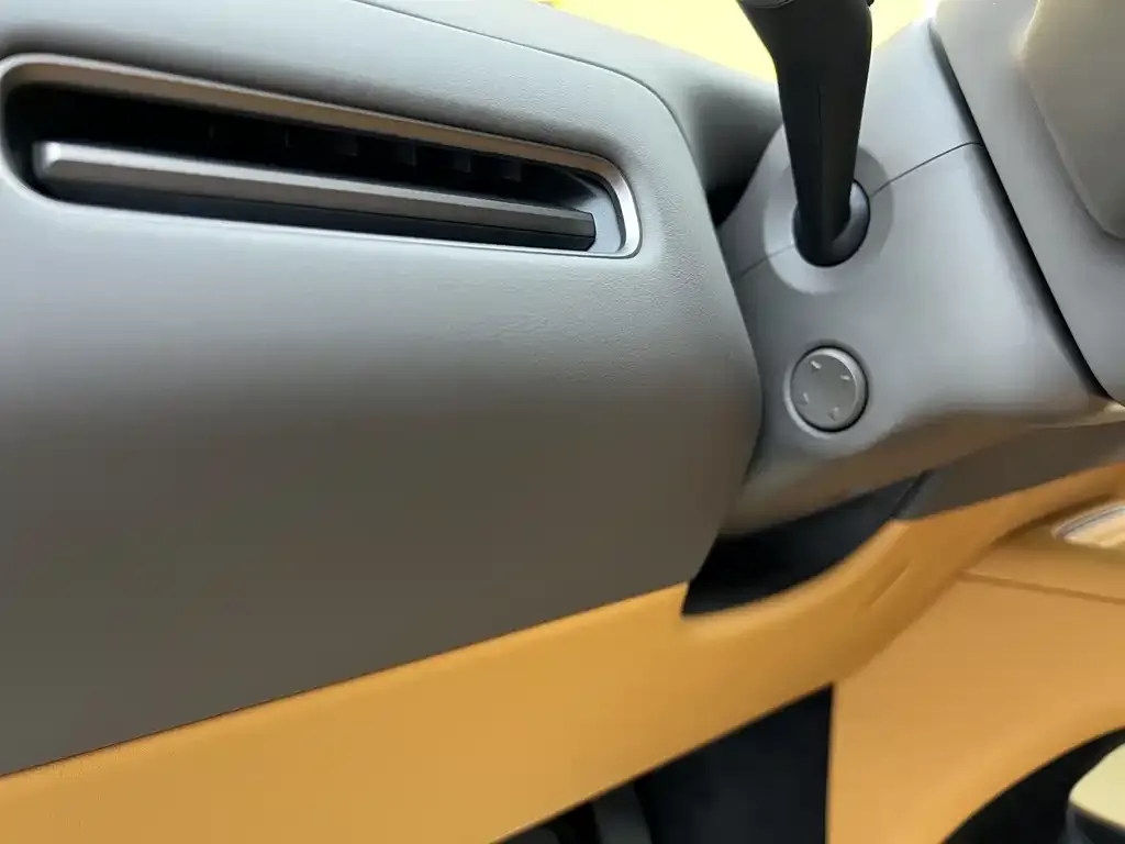 Li Auto i8 — фото 5