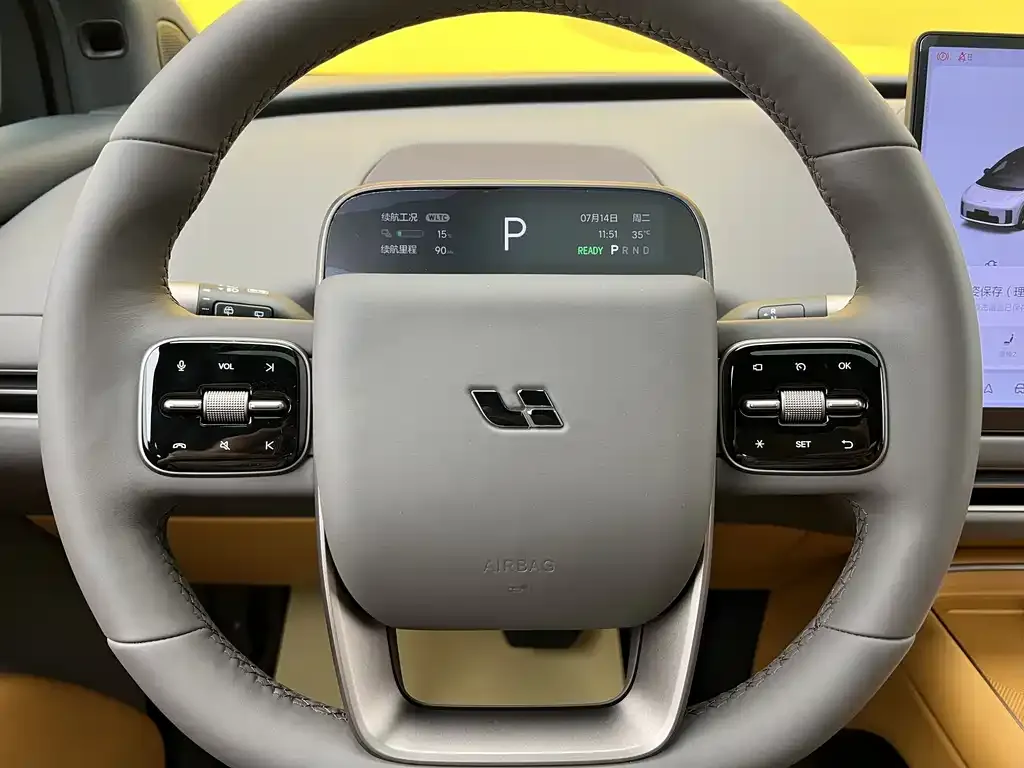 Li Auto i8 — фото 6