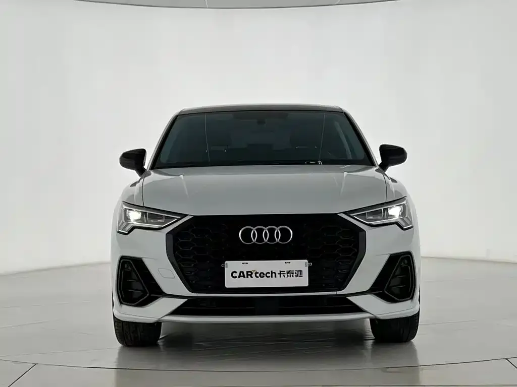 Audi Q3 Sportback — фото 1