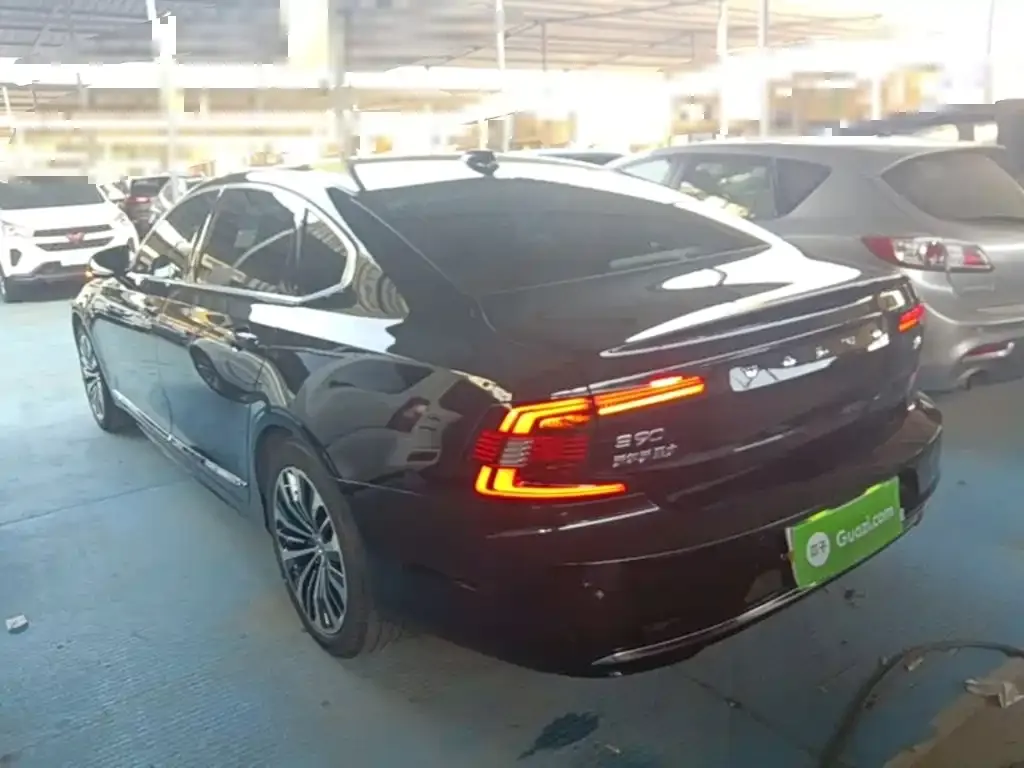 Volvo S90 — фото 10