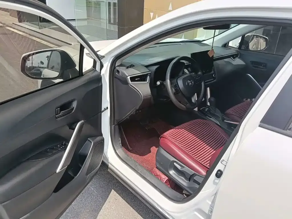 Toyota Corolla Cross — фото 2