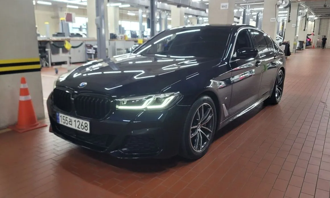 BMW 5-Series — фото 1