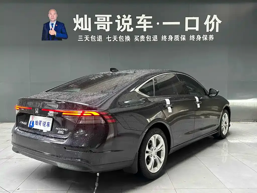 Honda Accord — фото 7