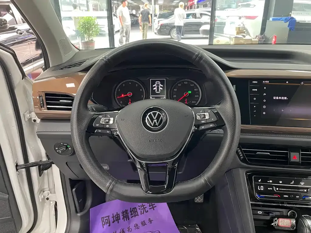 Volkswagen Tharu — фото 3