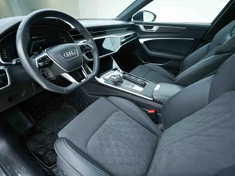Audi A6L — фото 9