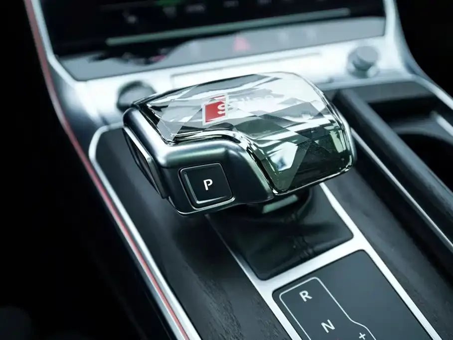 Audi A6L — фото 6