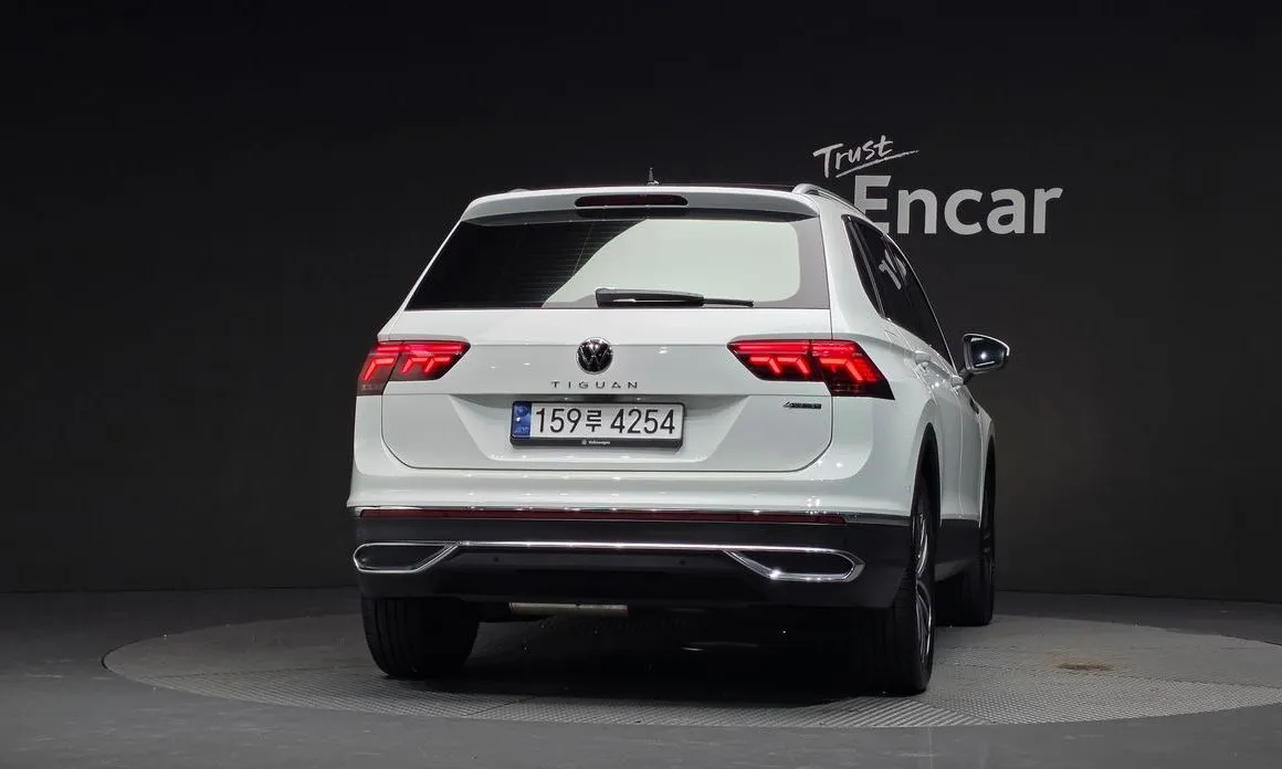 Volkswagen Tiguan — фото 2