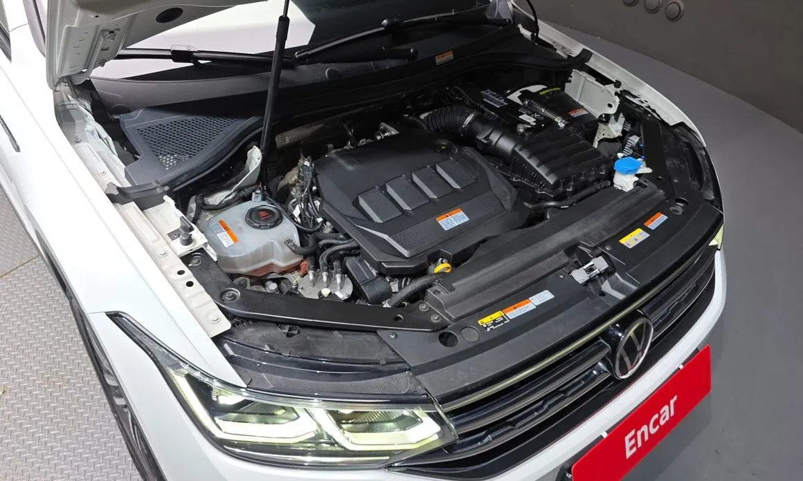 Volkswagen Tiguan — фото 10