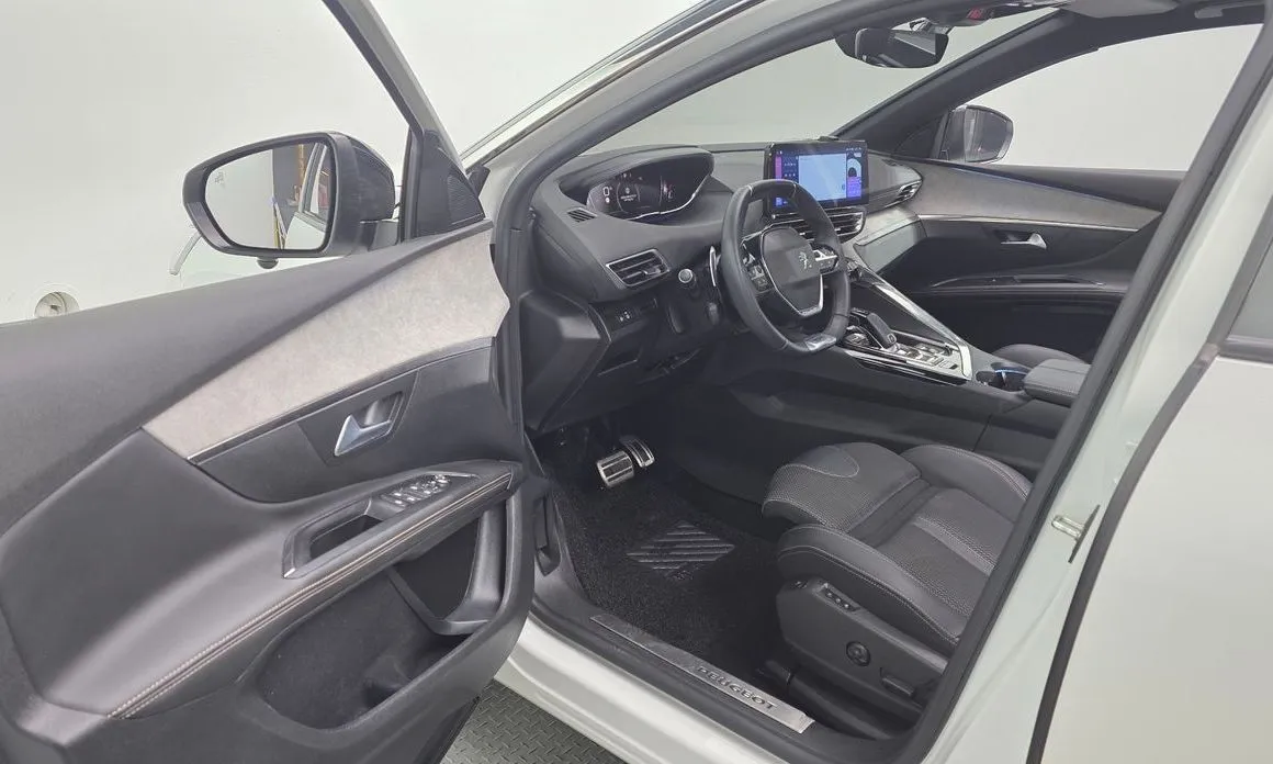 Peugeot 5008 2022 из KR, фото 10