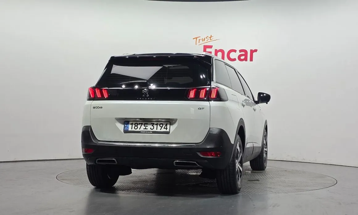 Peugeot 5008 2022 из KR, фото 3