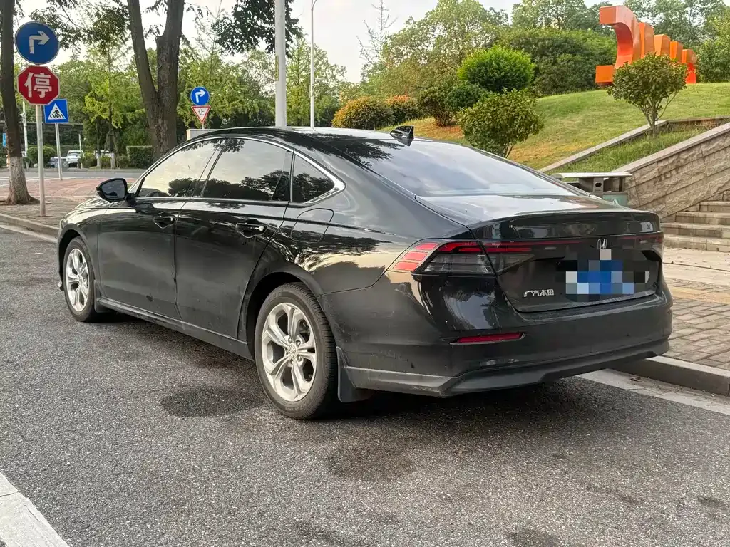 Honda Accord — фото 9