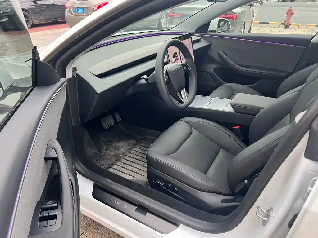 Tesla Model 3 — фото 2