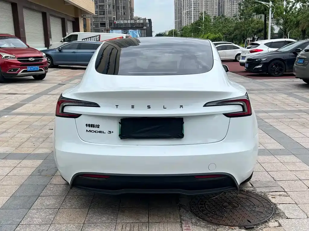 Tesla Model 3 — фото 6