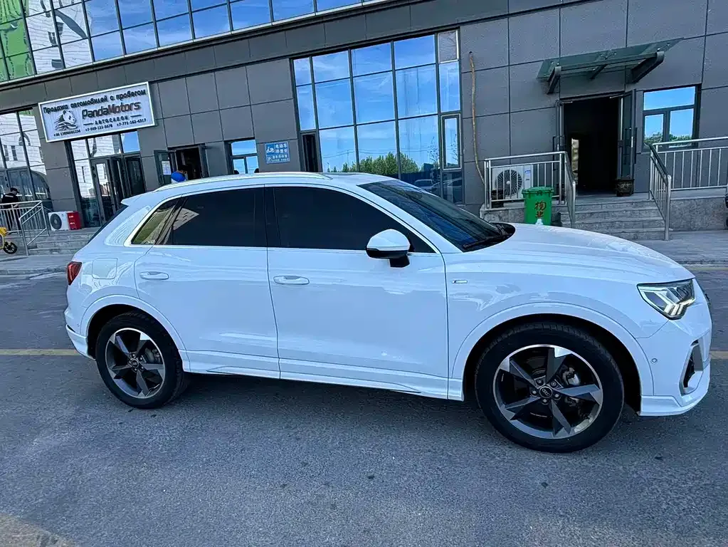 Audi Q3 — фото 10
