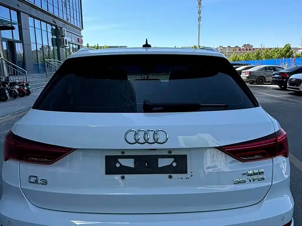 Audi Q3 — фото 9