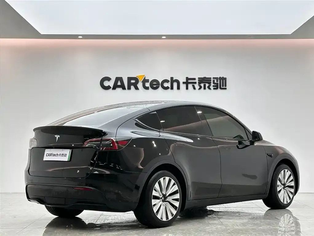 Tesla Model Y — фото 7