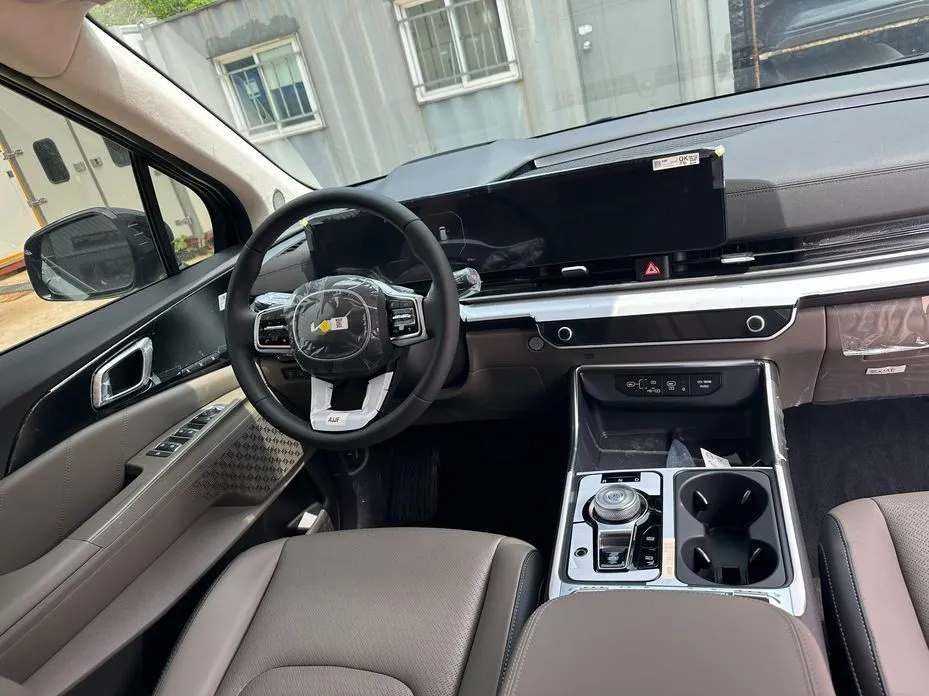 Kia Carnival — фото 10