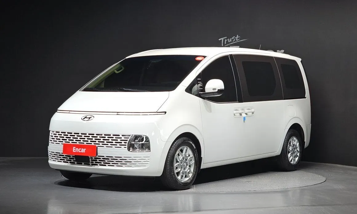 Hyundai Staria — фото 1