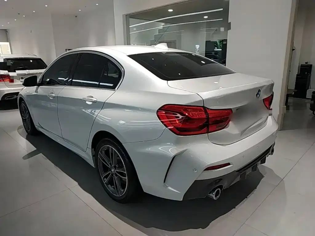 BMW 1 Series 2022 из CN, фото 6