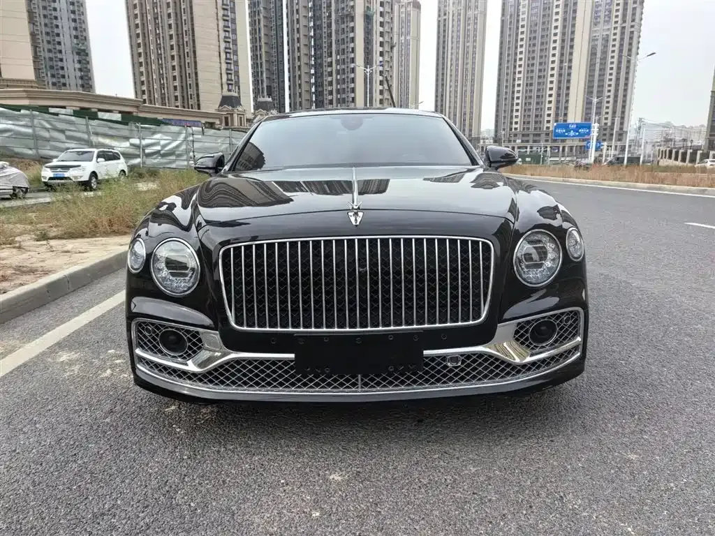 Bentley Flying Spur — фото 10