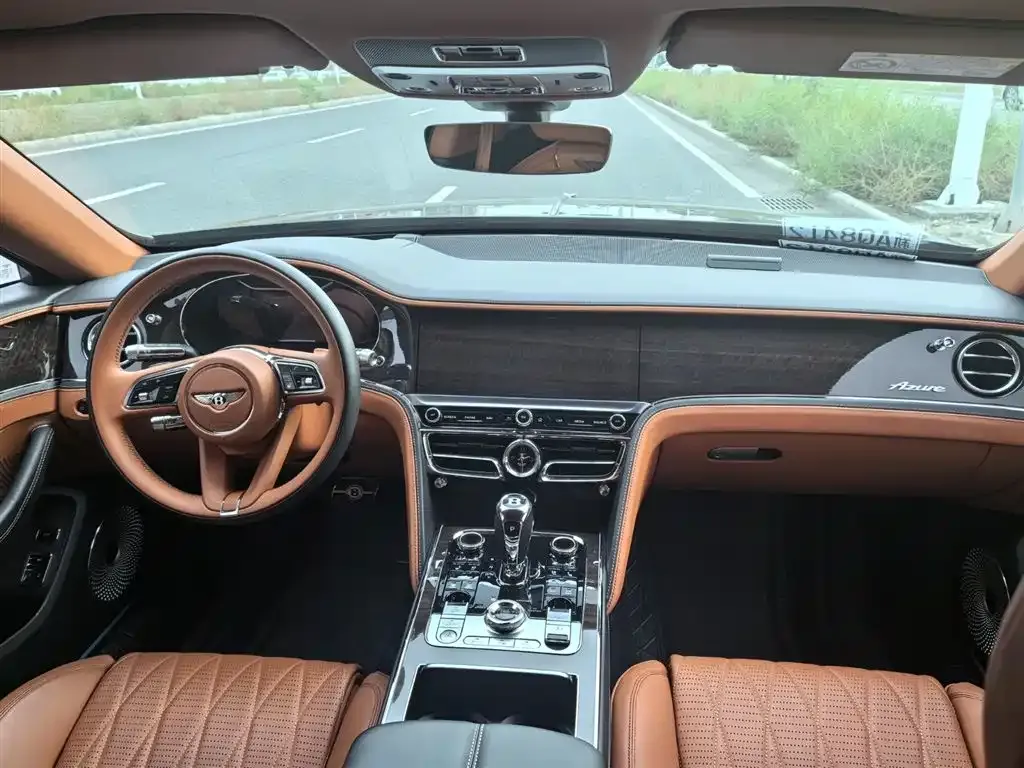 Bentley Flying Spur — фото 5