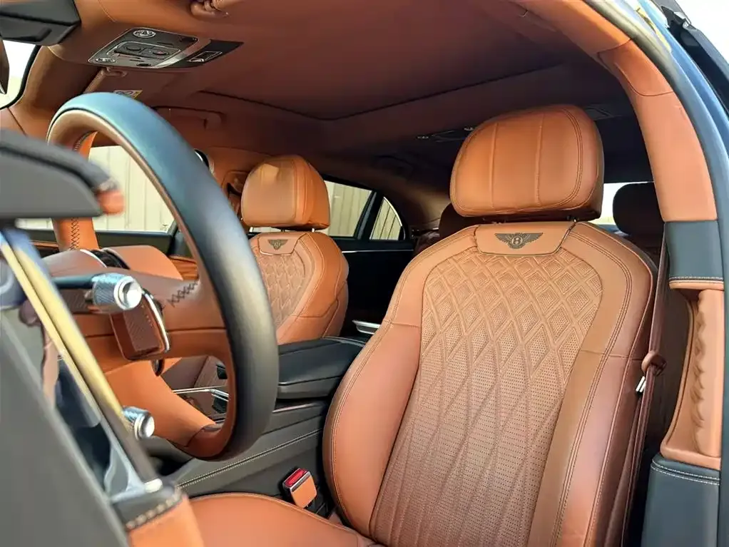 Bentley Flying Spur — фото 4