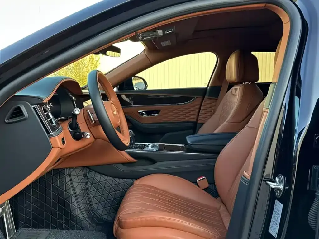 Bentley Flying Spur — фото 7