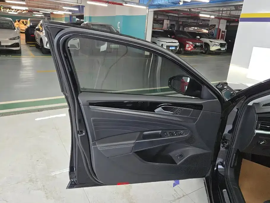 Volkswagen Passat — фото 9