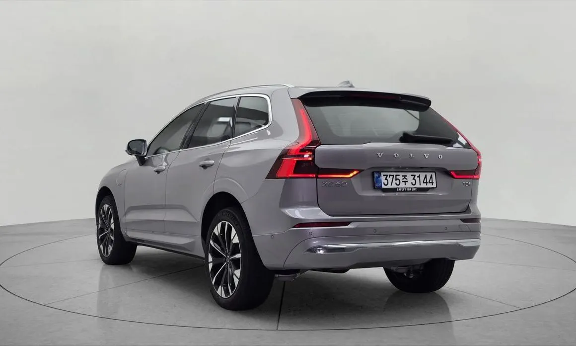 Volvo XC60 — фото 2