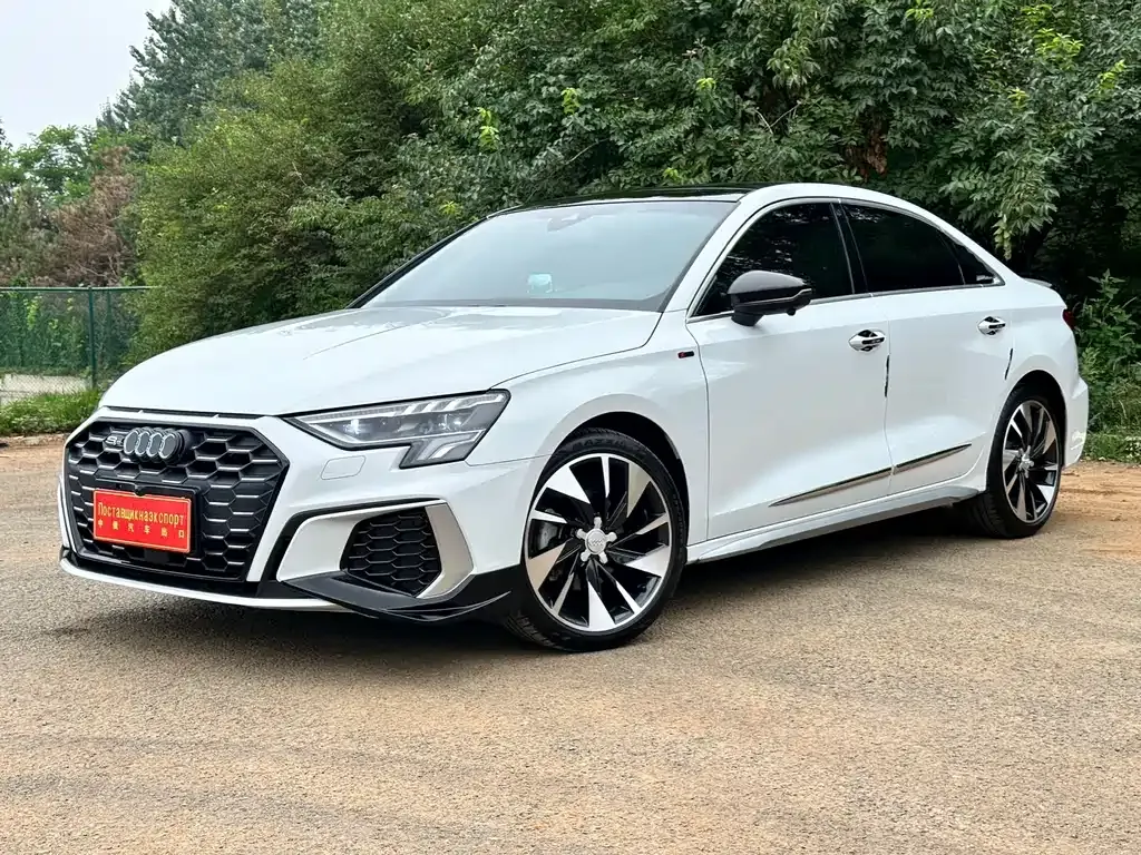 Audi A3 — фото 1