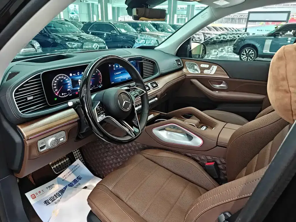 Mercedes-Benz GLS — фото 9