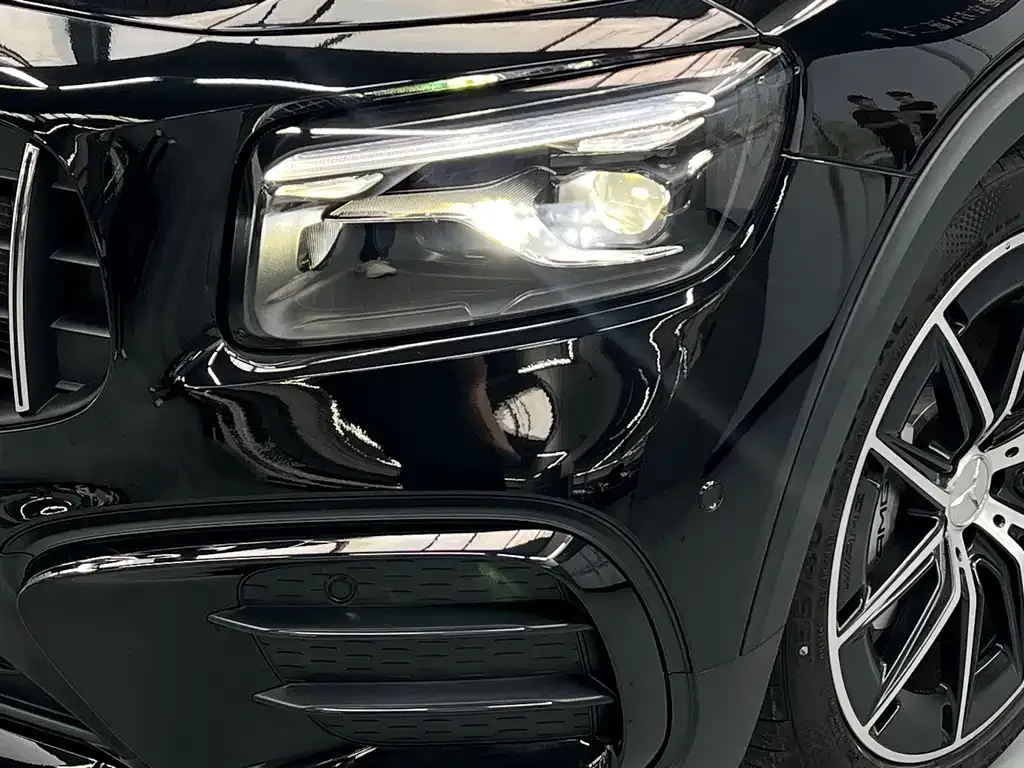 Mercedes-Benz GLB AMG — фото 9