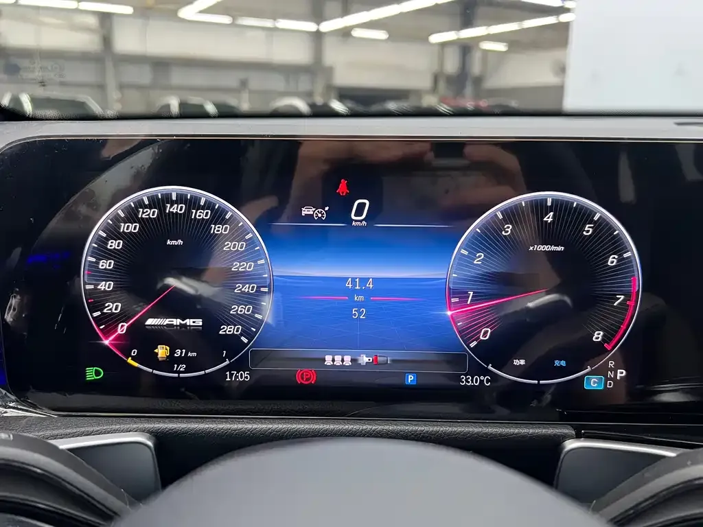 Mercedes-Benz GLB AMG — фото 3