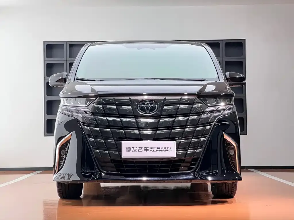 Toyota Alphard — фото 7
