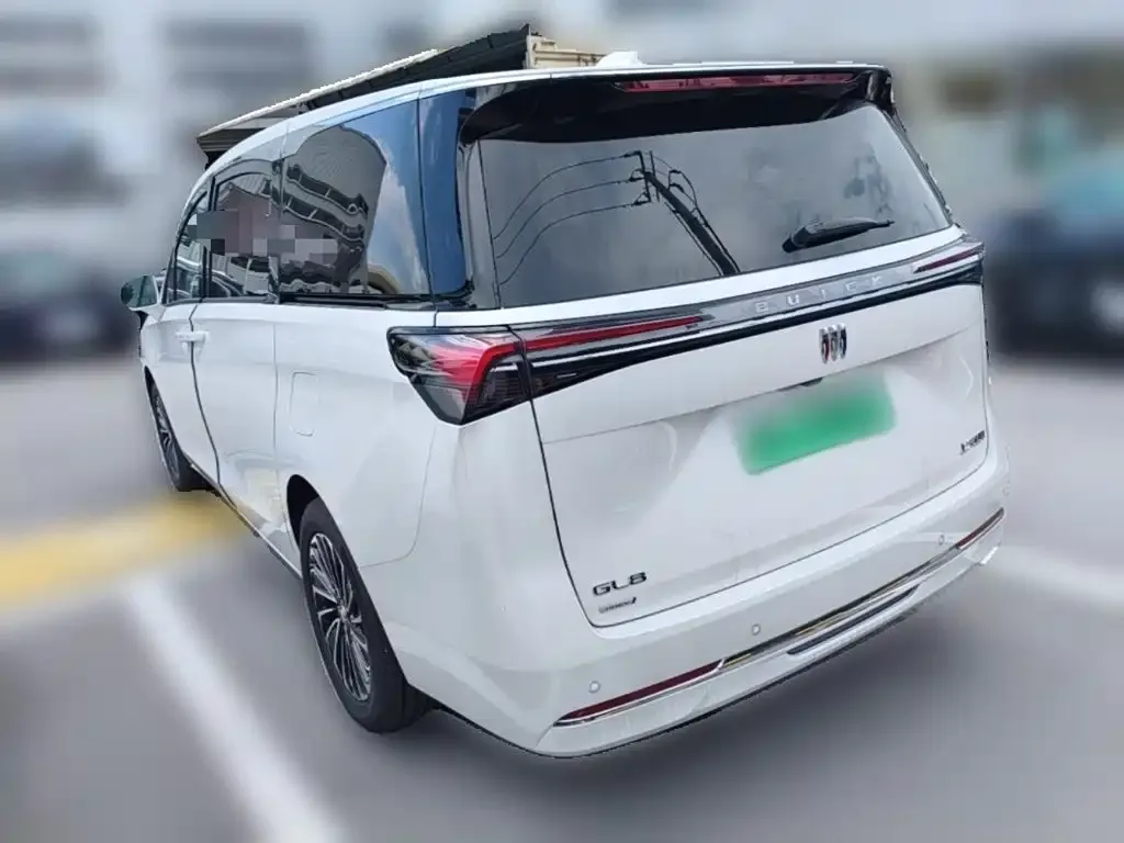 Buick GL8 Hybrid — фото 10
