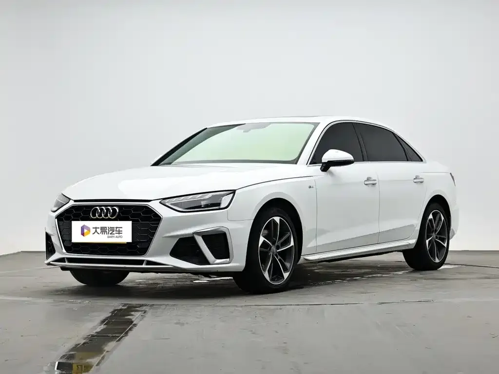 Audi A4L — фото 1