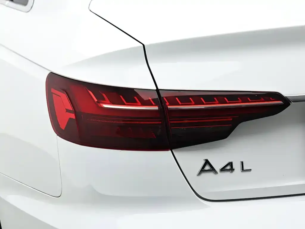 Audi A4L — фото 5