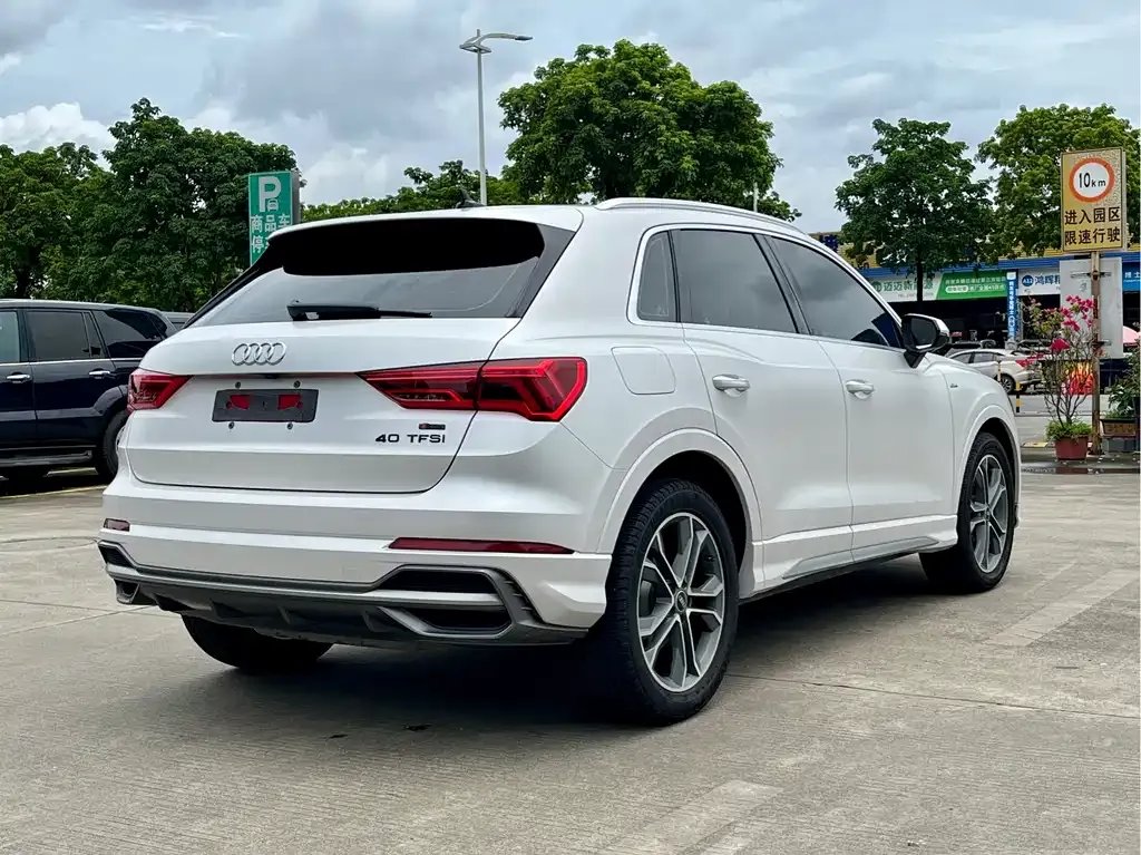 Audi Q3 — фото 10