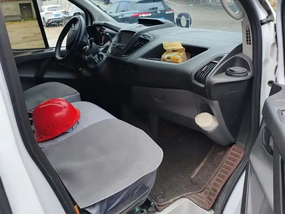 Ford Transit 2023 из CN, фото 6