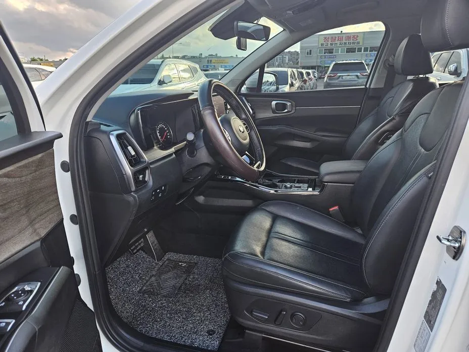 Kia Sorento — фото 8