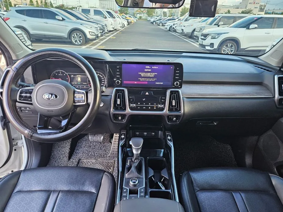 Kia Sorento — фото 10