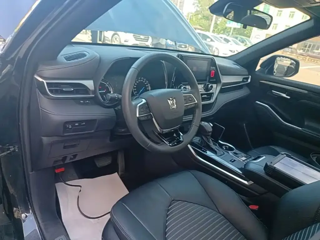 Toyota Crown Kluger 2024 из CN, фото 9