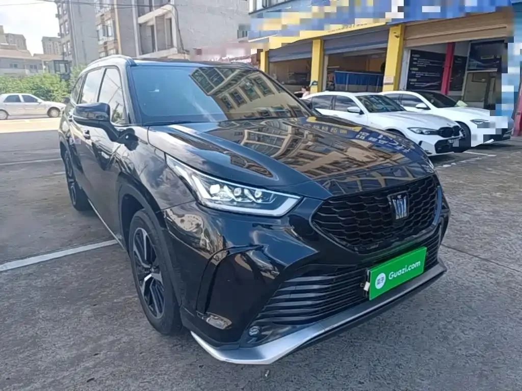 Toyota Crown Kluger 2024 из CN, фото 4